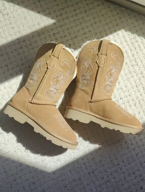 Women's Tan Suede Mid-Calf Shearling Lined Boots NWOB